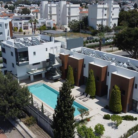 Victoria Suites Пафос Екстериор снимка