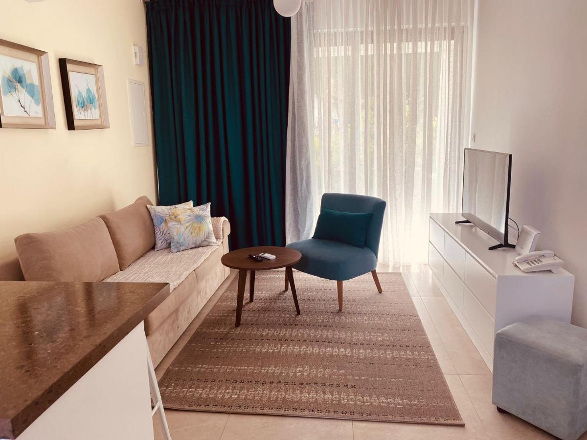 Victoria Suites Пафос Екстериор снимка