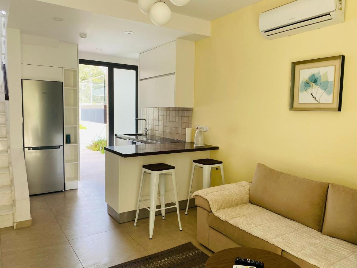 Victoria Suites Пафос Екстериор снимка